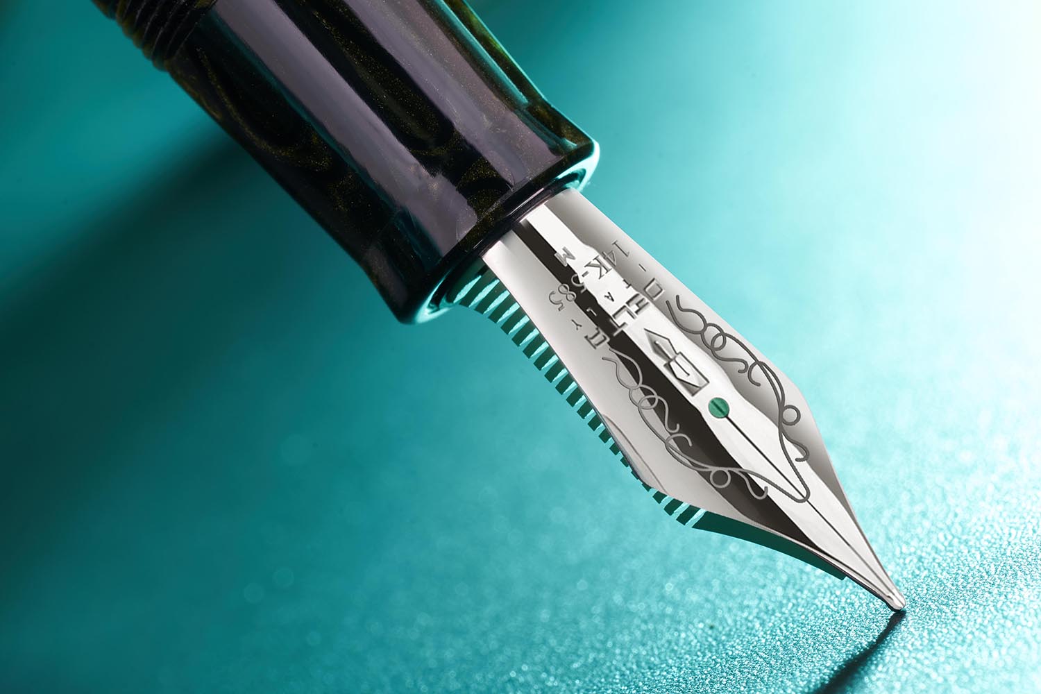 עט נובע Delta Royal Green Limited Edition - ירוק רויאל Royal Green