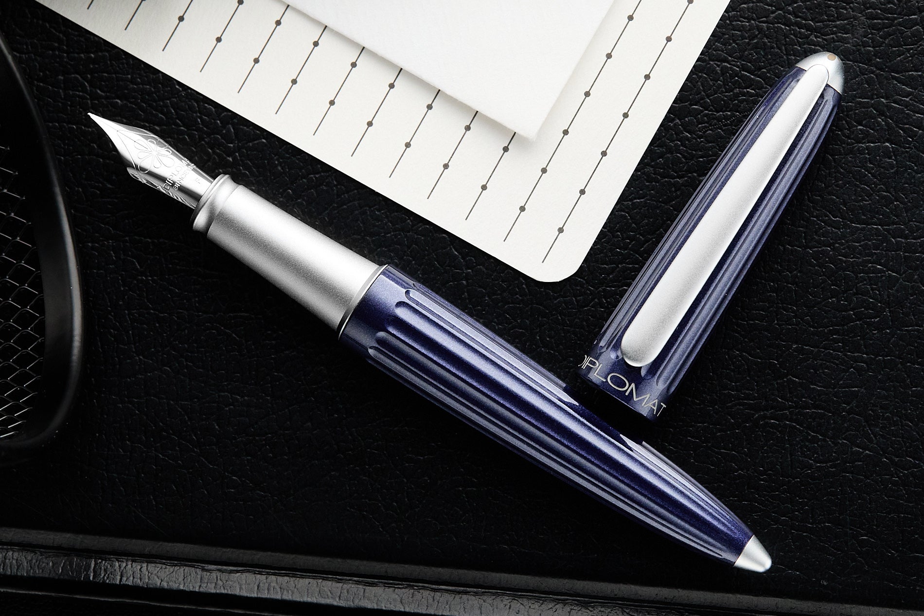 עט נובע Diplomat Aero - כחול חצות Midnight Blue