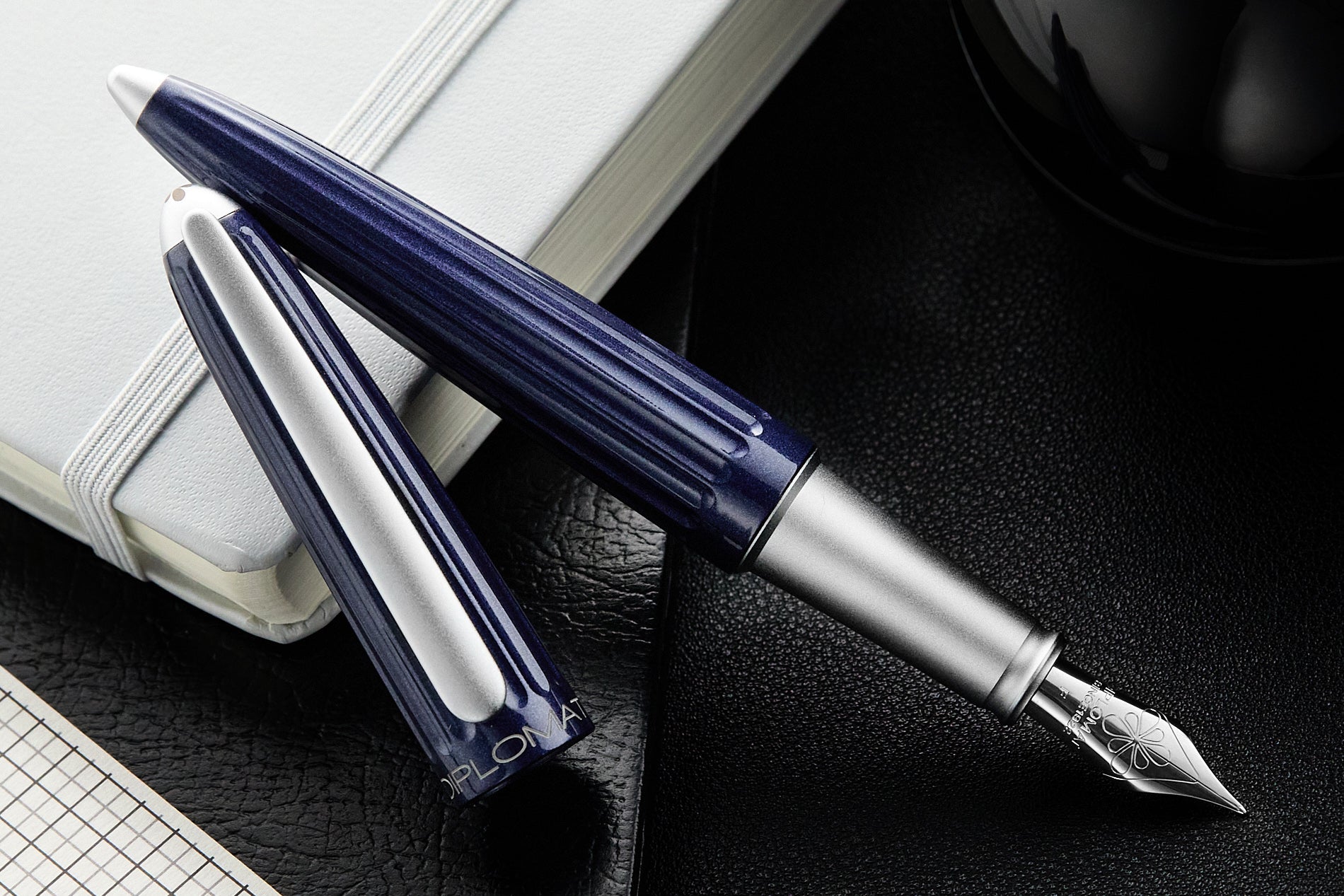 עט נובע Diplomat Aero - כחול חצות Midnight Blue