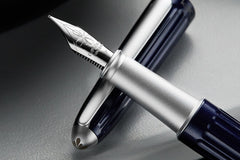 עט נובע Diplomat Aero - כחול חצות Midnight Blue