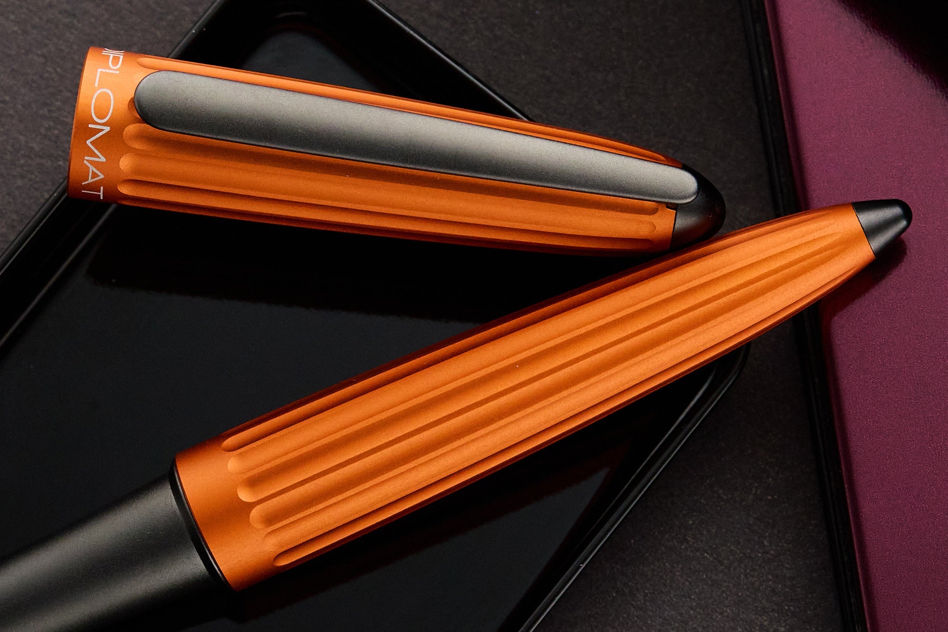 עט נובע Diplomat Aero - כתום Orange