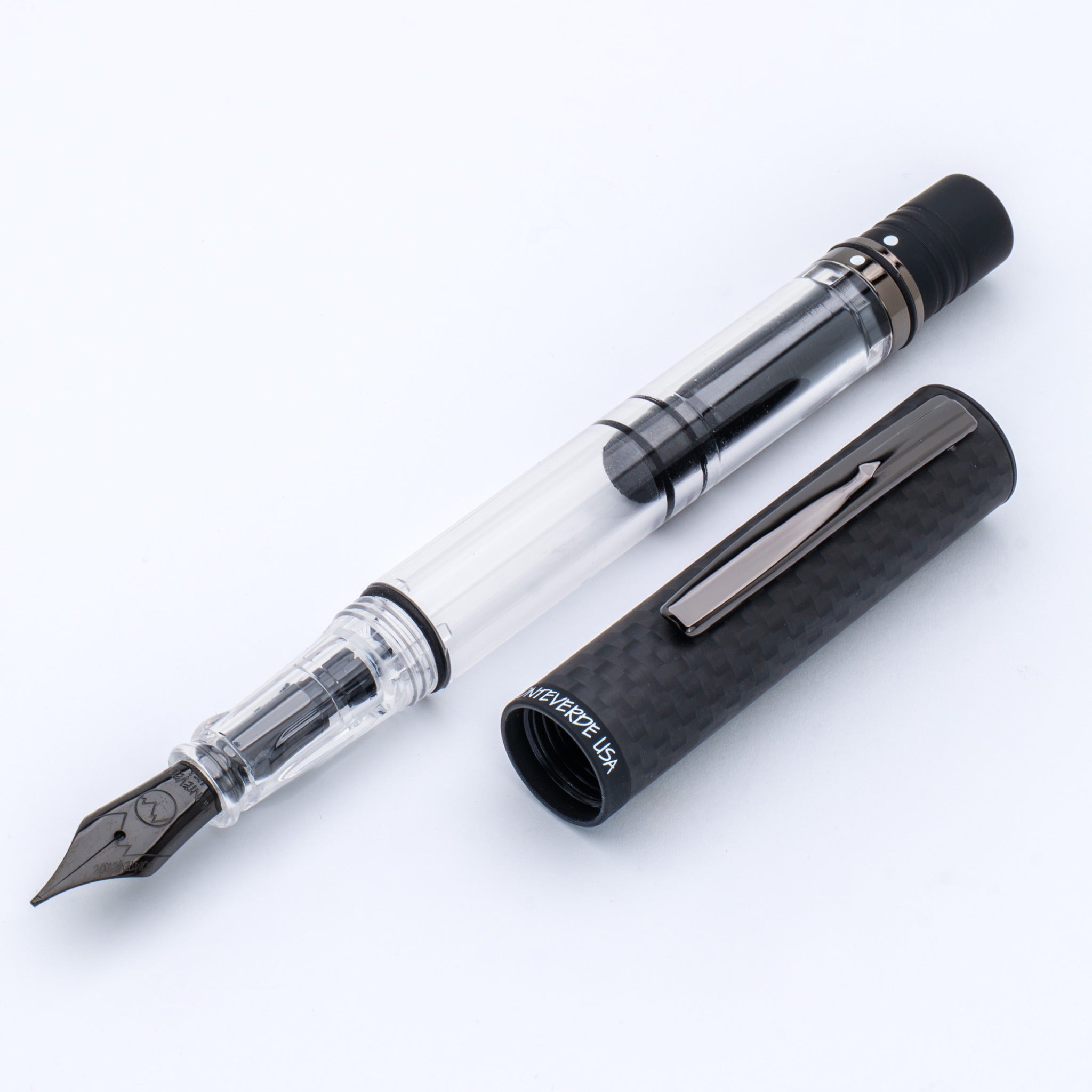 Monteverde MP1 Matte Carbon Fiber – עט נובע עם מכסה מסיבי פחם בגימור מט