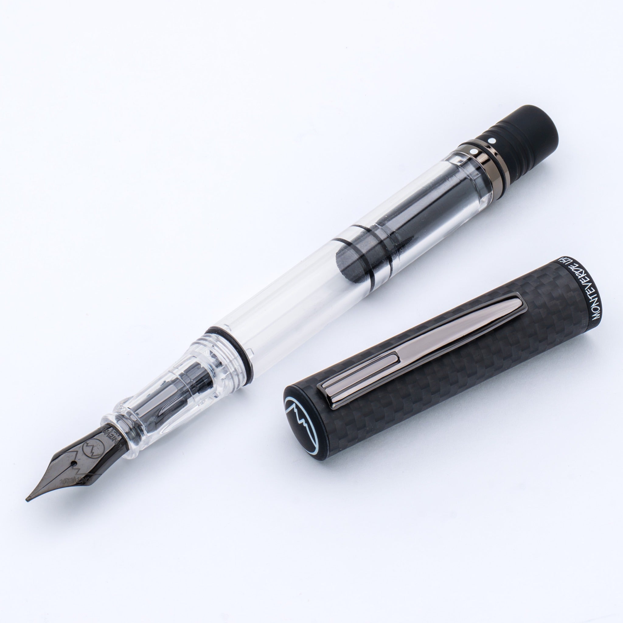 Monteverde MP1 Matte Carbon Fiber – עט נובע עם מכסה מסיבי פחם בגימור מט