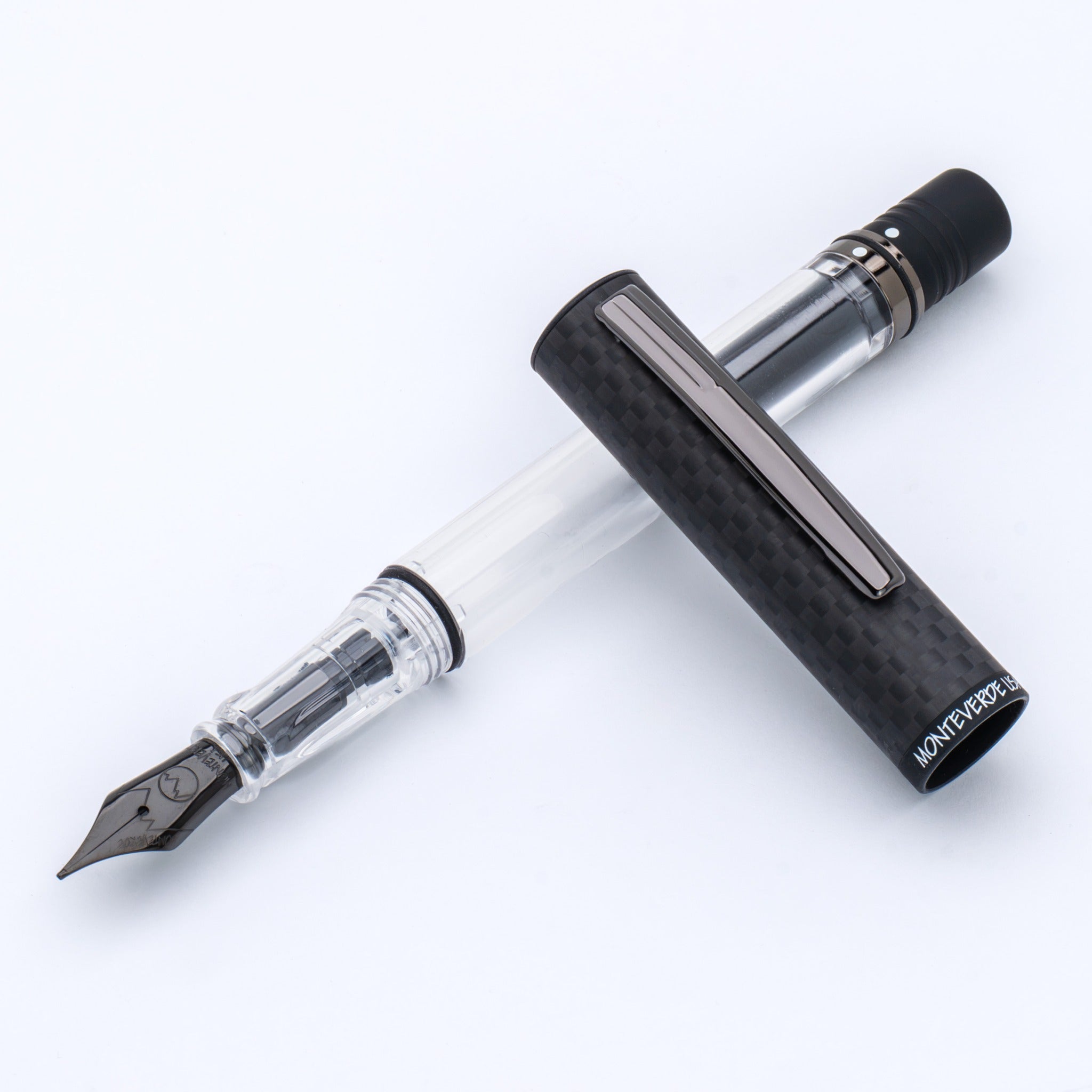 Monteverde MP1 Matte Carbon Fiber – עט נובע עם מכסה מסיבי פחם בגימור מט