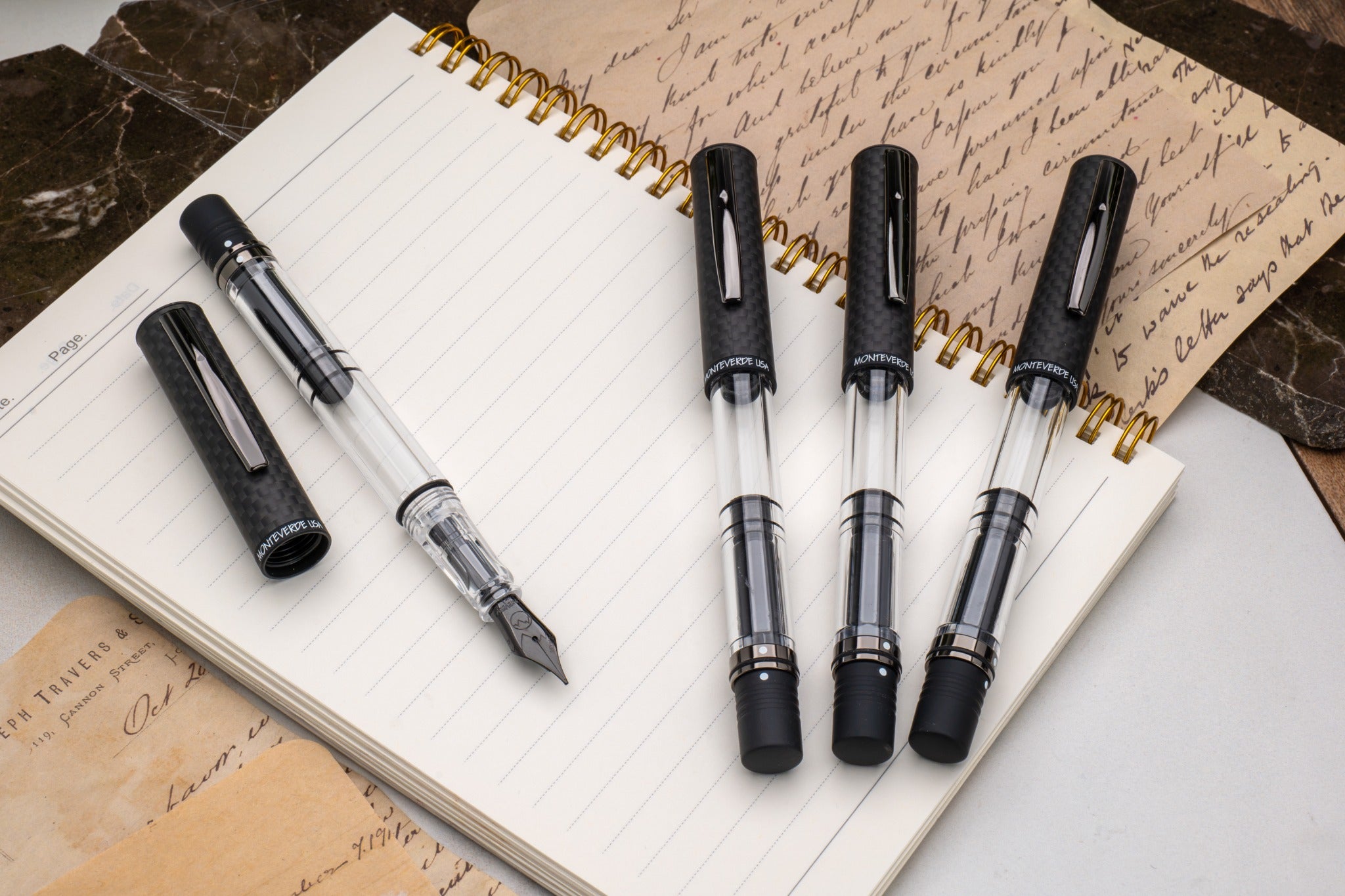 Monteverde MP1 Matte Carbon Fiber – עט נובע עם מכסה מסיבי פחם בגימור מט
