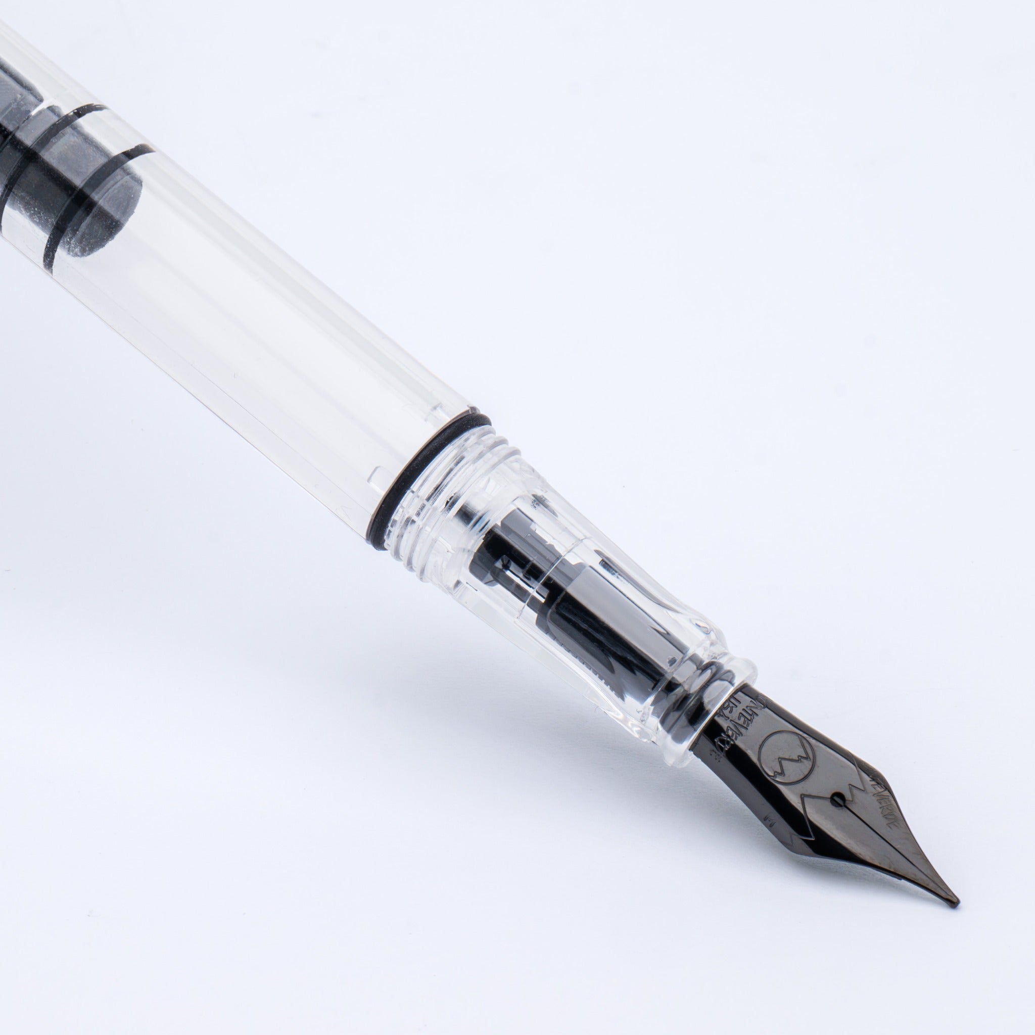Monteverde MP1 Matte Carbon Fiber – עט נובע עם מכסה מסיבי פחם בגימור מט