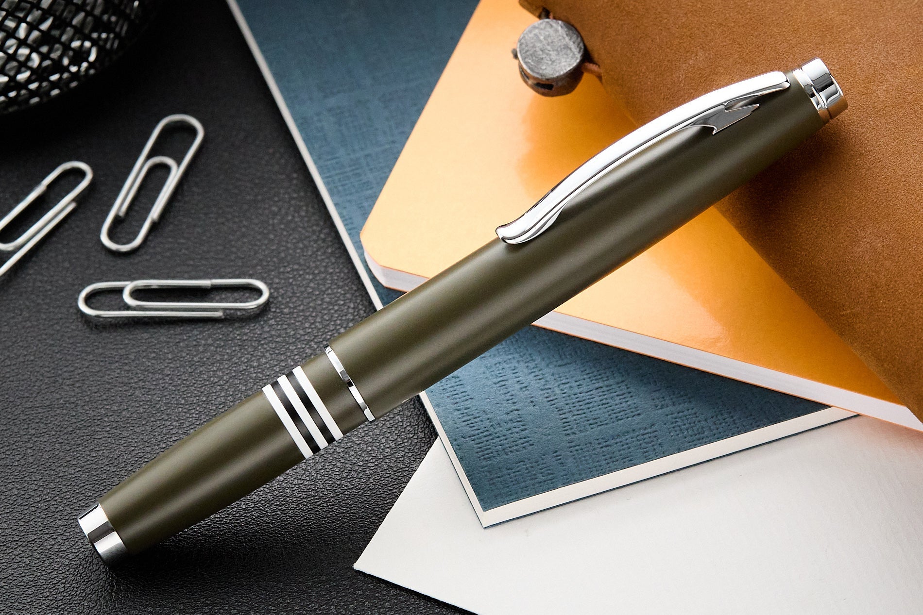עט נובע Monteverde Dakota - ירוק צבאי Military Green