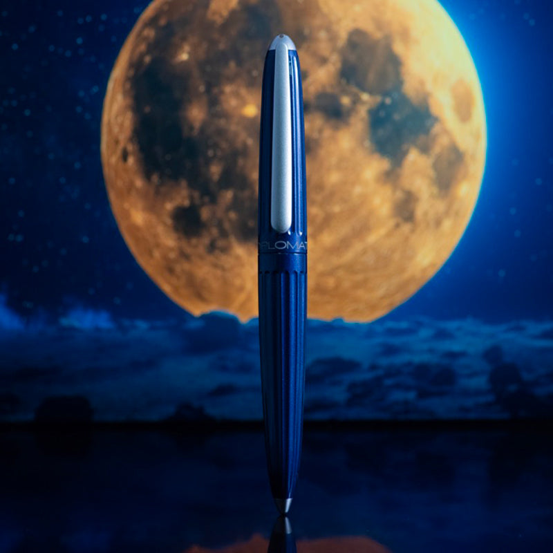 עט נובע Diplomat Aero - כחול חצות Midnight Blue