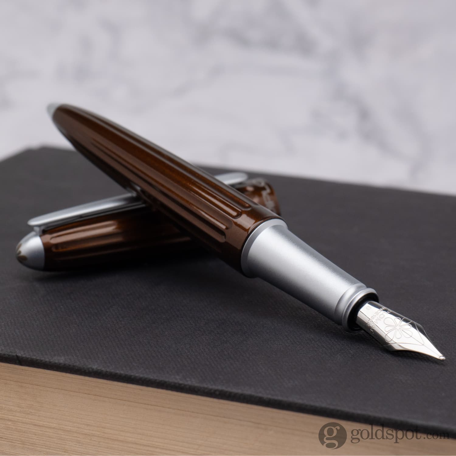 עט נובע Diplomat Aero - חום מרקש Marrakesh Brown