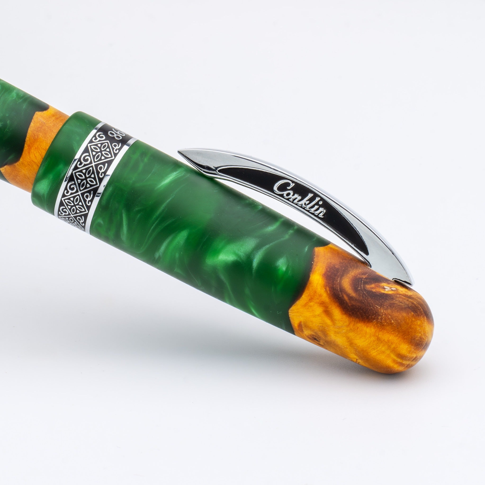 Spectra Fusion Green fountain pen cap detail