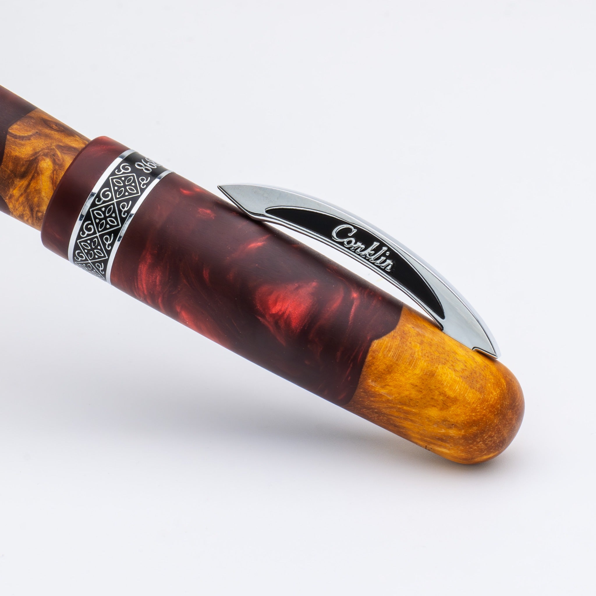 Spectra Fusion Burgundy fountain pen cap detail